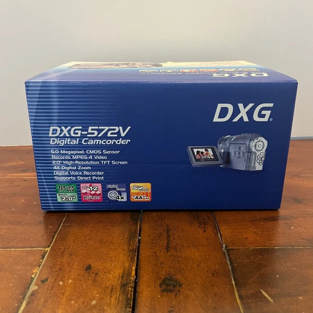 DXG Digital Camcorder Silver DXG-572V 5MP 4X Zoom EUC